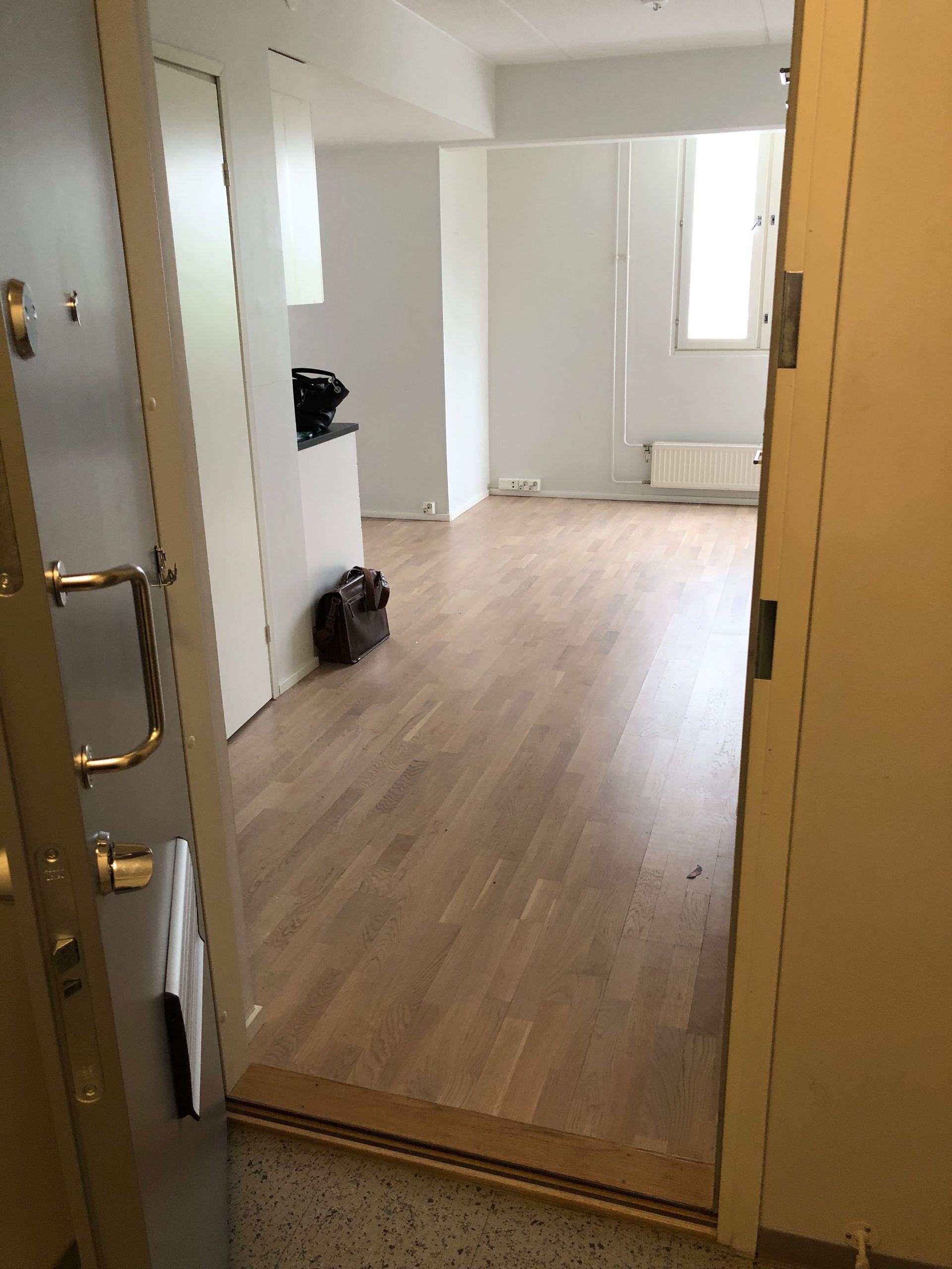 Keskustayksiö isolla aidatulla terassilla – Vesijärvenkatu 10B, Lahti