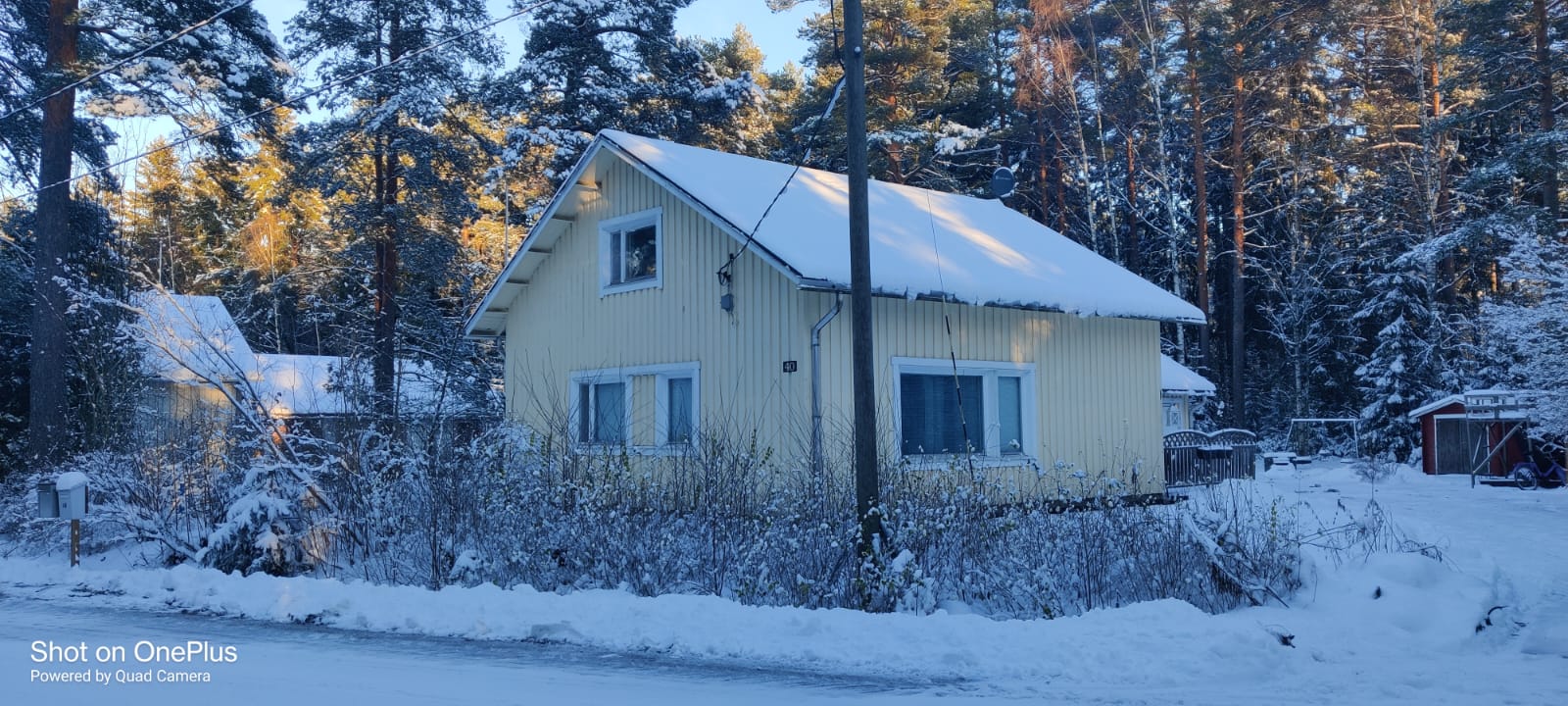 Tilava omakotitalo rauhallisella paikalla palveluiden läheisyydessä