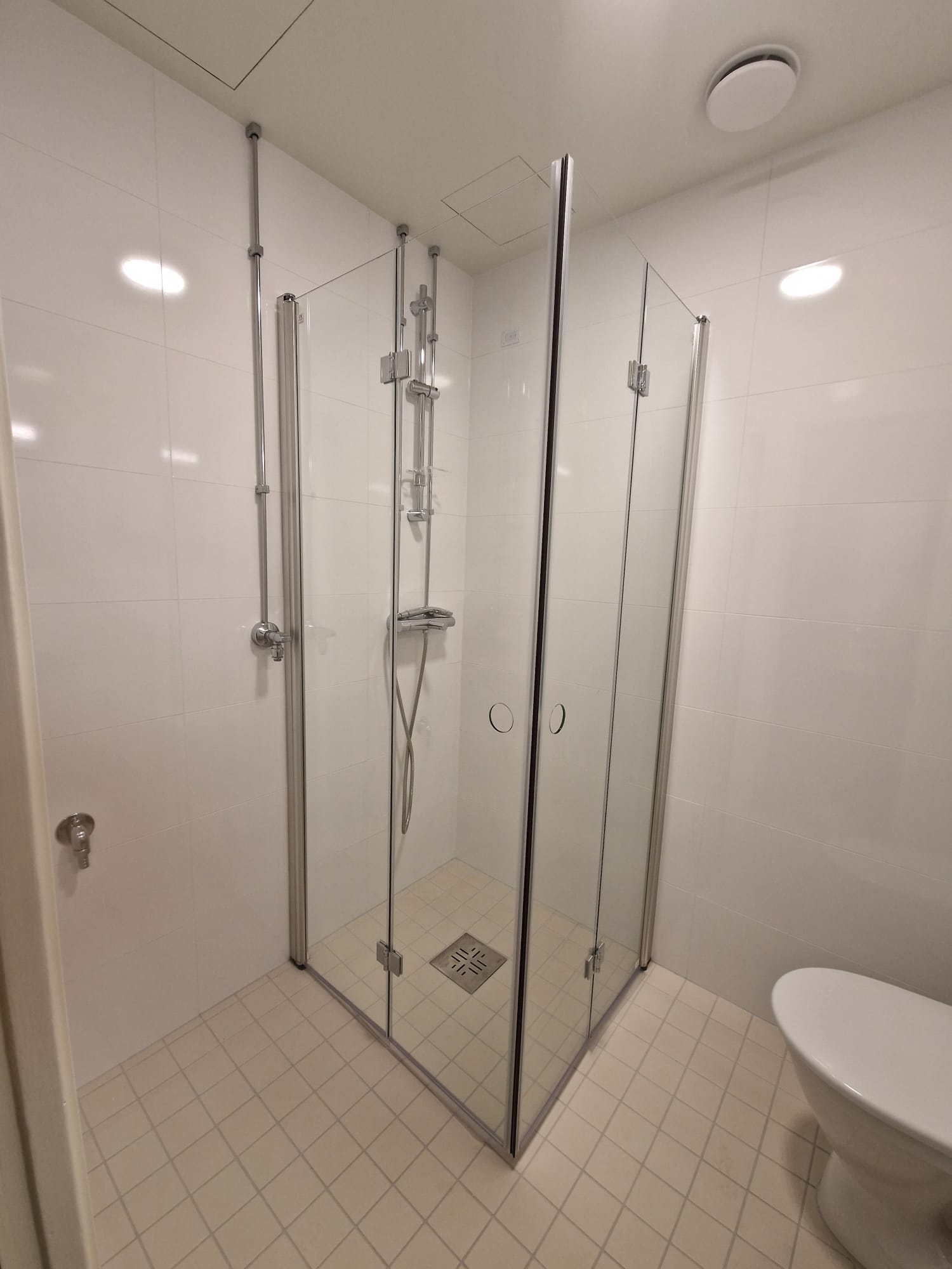 Tilava ja juuri remontoitu yksiö Hakaniemessä – heti vapaa!