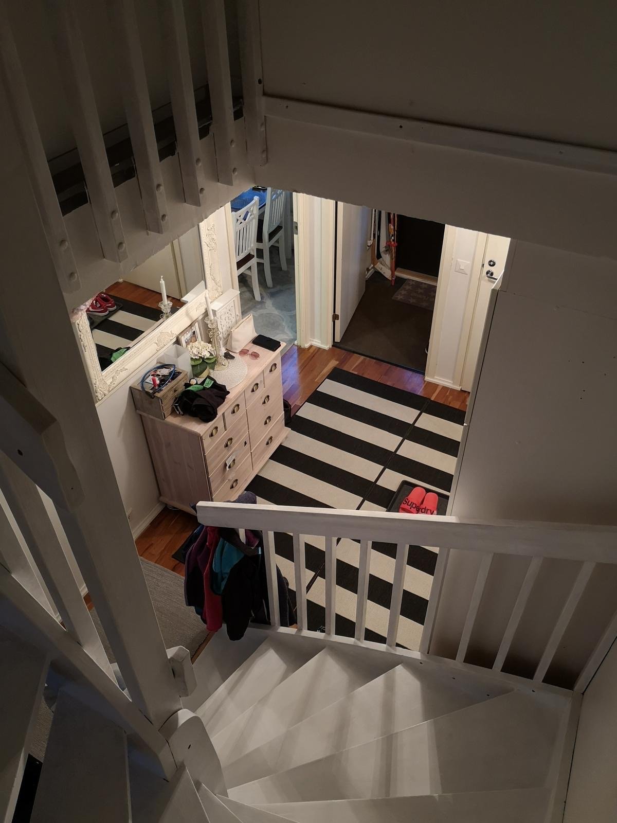 Rivitalo hyvin hoidetussa taloyhtiössä